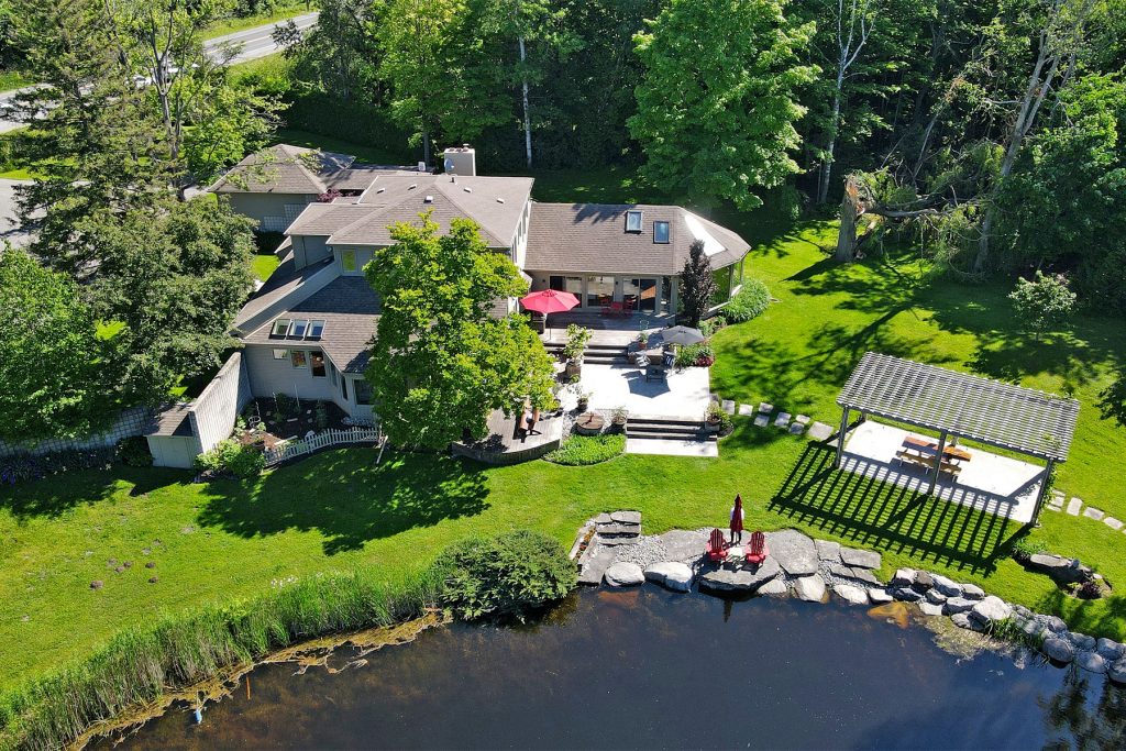 benczik kavenough house aerial photo